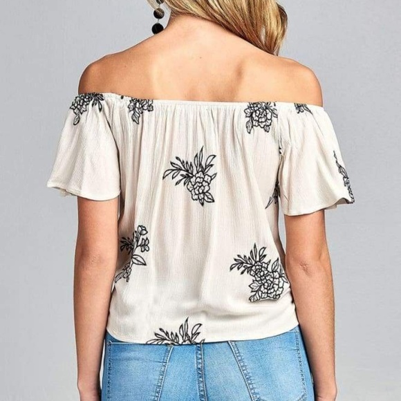 Flounce Off The Shoulder Floral Embo Top - Picture 2 of 3